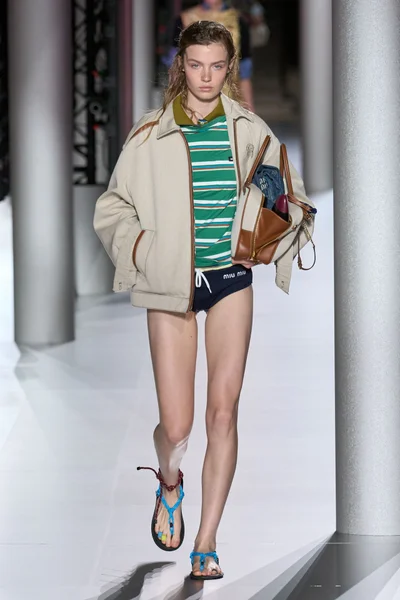 Look 43